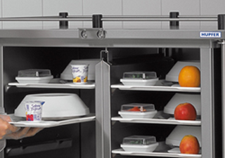 Geïsoleerde dienbladenwagens